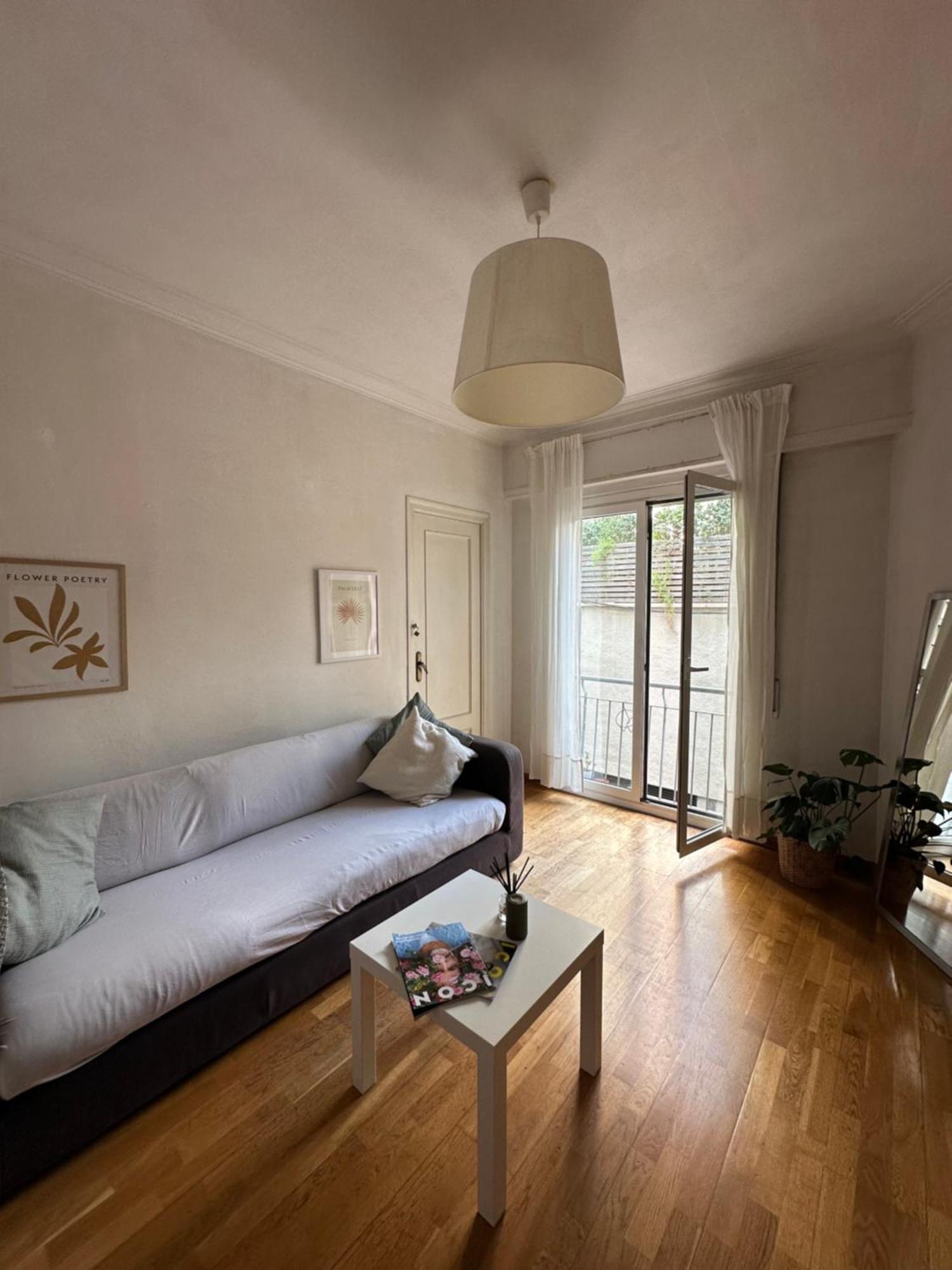 In Spacious In City Center 公寓